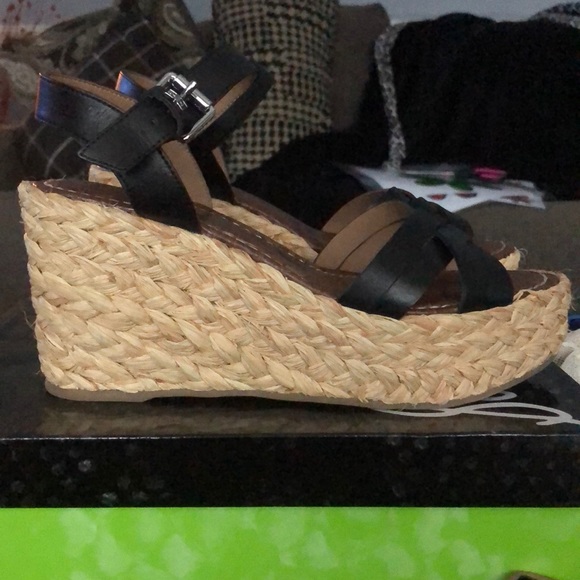 Darline, Black Leather - Picture 4 of 5